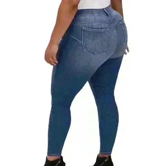 Torrid Bombshell Skinny Premium Stretch Jean 14T - Picture 2 of 10